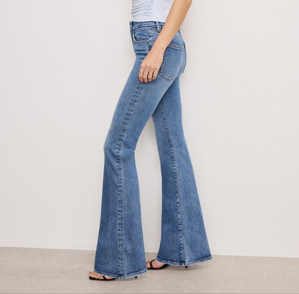 EUC Good American Size 6/28 Good Legs Mid Rise Flare Blue Jeans!! - Picture 2 of 16